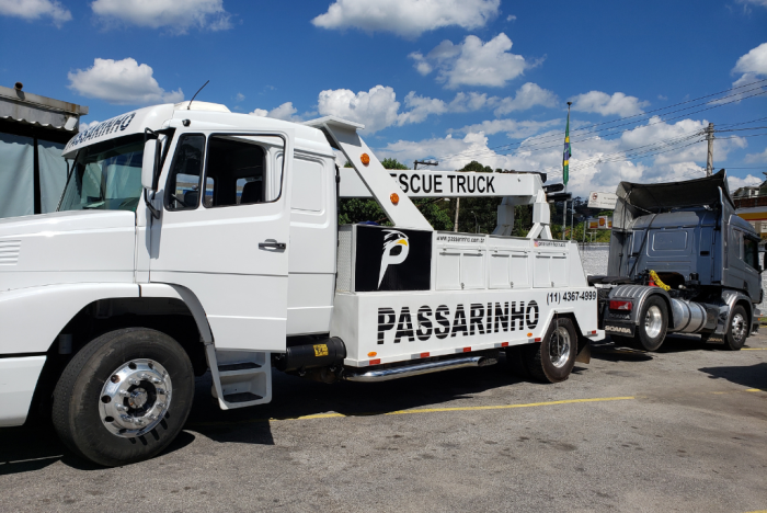 Serviço de Guincho para Pesados: A Solução Confiável da Passarinho
